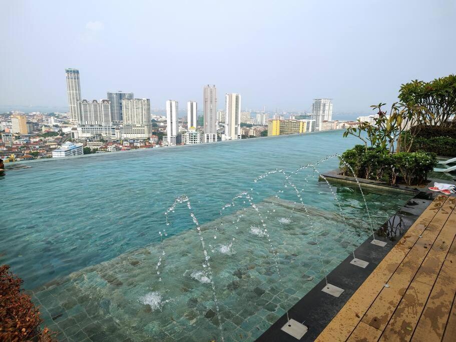 Infinity Pool 2Br Suite 7Pax @Beacon @Georgetown Dış mekan fotoğraf